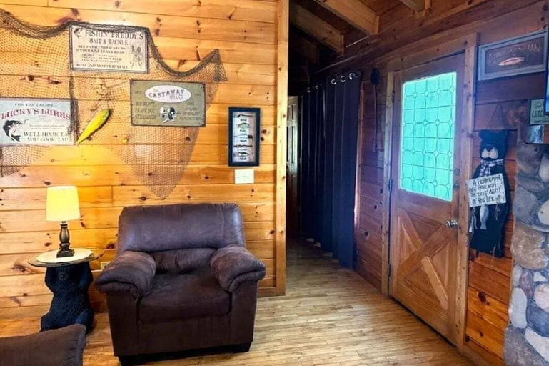 Interior, Skinny Dippin 2 Bedroom Cabin, Sevier