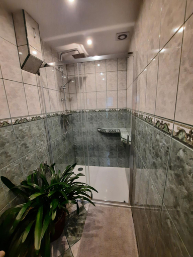 Bathroom, Goscina U kowala, Sucha