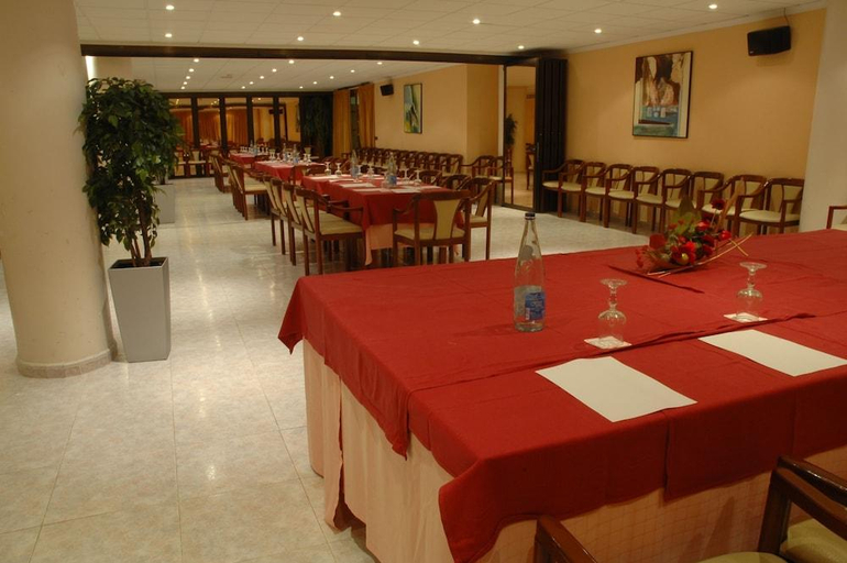 Food & Drinks 5, Beverly Park, Girona