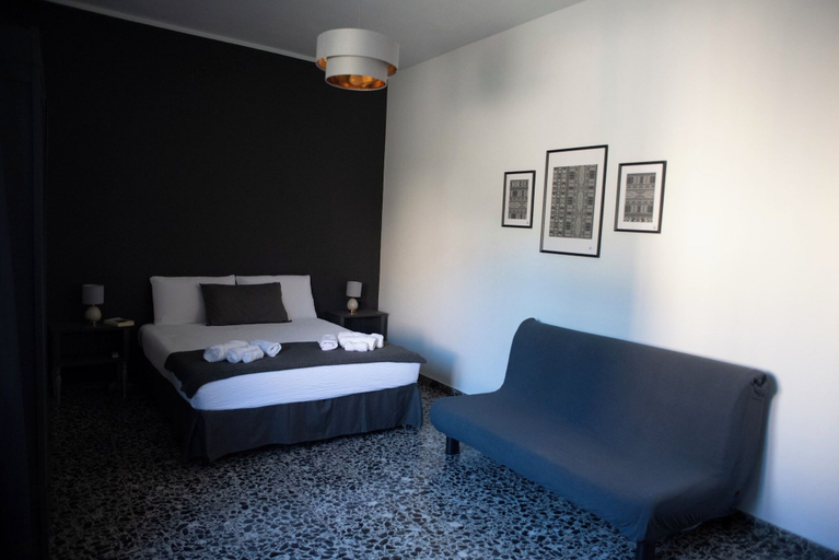 Room 2, Casa Scano, Oristano