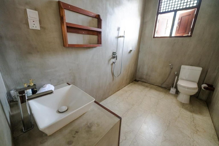 Bathroom, Luminara Sky Lounge, Habaraduwa