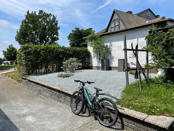 Exterior & Views 2, Large Apartment in Winterberg-neuastenberg Located Directly on a ski Area, Hochsauerlandkreis