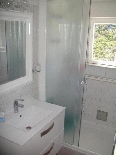 Bathroom 2, Apartments Paradise With Amazing Sea View, Marina