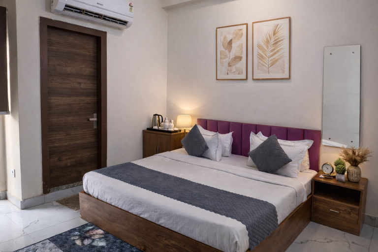 Bedroom 4, Hotel Stayzzy Bloom, Gautam Buddha Nagar