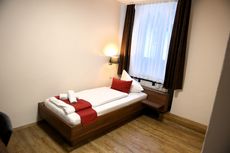 Bedroom 3, Hotel Brauerei Walter, Waldshut