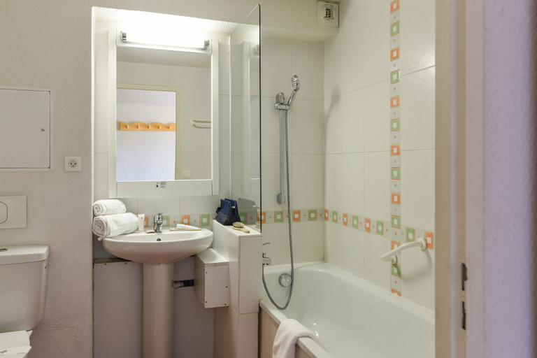Bathroom 4, Residence Pierre et Vacances Le Pedrou, Pyrénées-Orientales