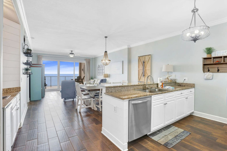 Room 4, Regency Isle 806 2 BR 2 5 BA Gulf-front Sleeps 7, Escambia