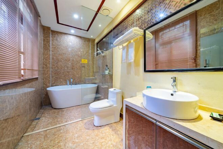 Bathroom, Yangshuo wanglai Hotels, Guilin