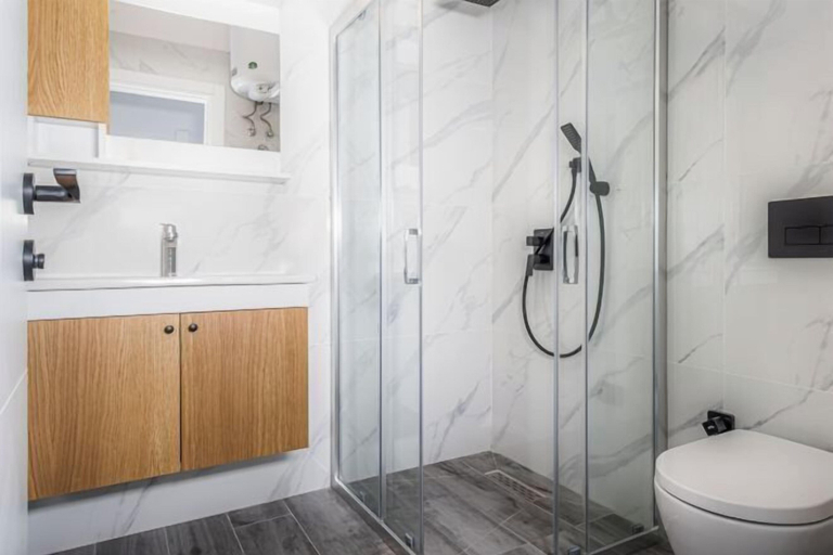 Bathroom 4, Caesar Blue Seaside Luxury Apartments