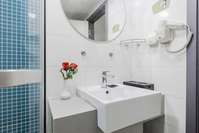 Bathroom, Wanfenglin Hotel (Shanghai Heqing Meijiayi Plaza Branch), Shanghai