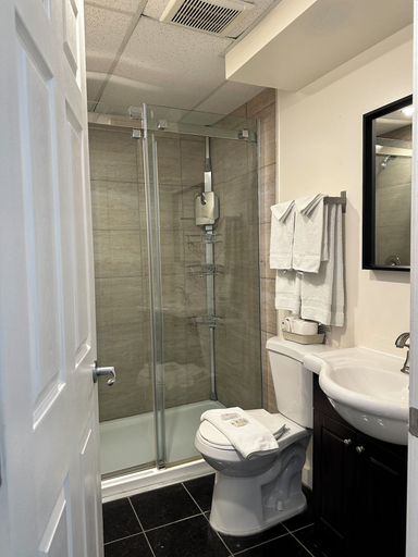 Bathroom 4, Cloud 9 Inn, Division No. 13