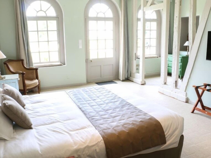 Bedroom 4, Le Domaine de Montchevreuil, Oise