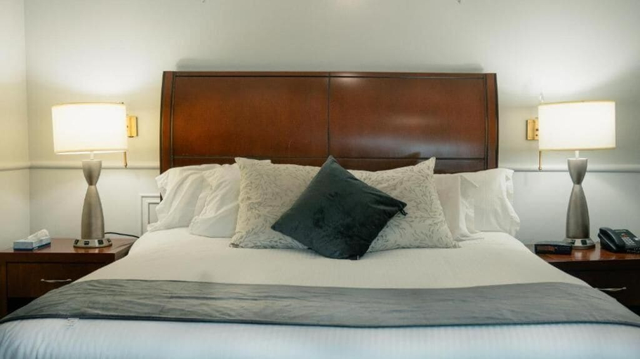 Room 4, Place 19-67, Prescott and Russell
