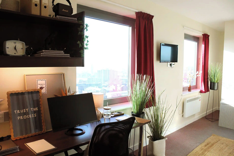Room 4, Studios at St George's Tower in Leicester, Leicester