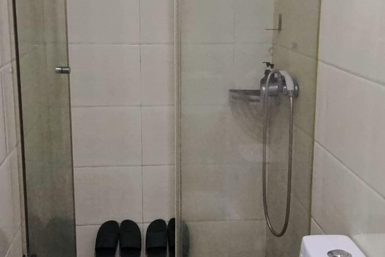 Bathroom, 100 Inn (Shanghai Jiangpu Road Metro Station), Shanghai
