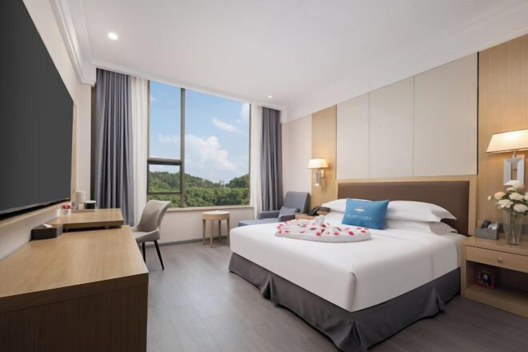 Bedroom 5, Xianning Hot Spring Valley Resort, Xianning
