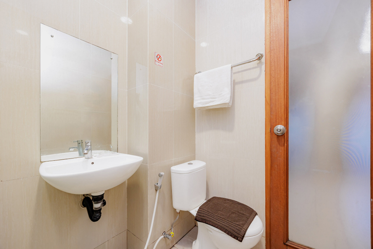 Bathroom 3, RedDoorz Premium near Ragunan Zoo 2, South Jakarta