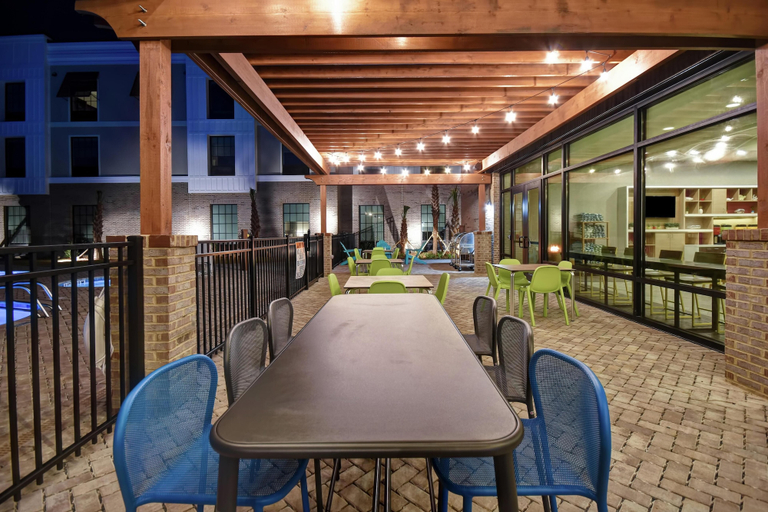 Food & Drinks 5, Home2 Suites by Hilton Jekyll Island, Glynn