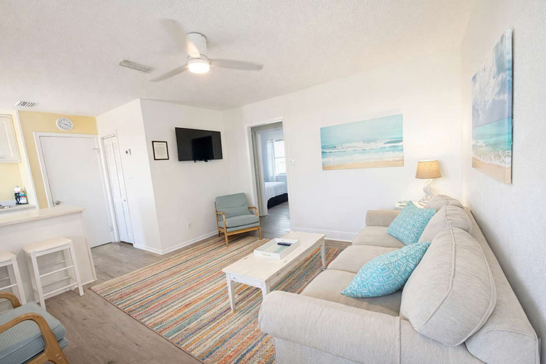 Room 3, Sea Horse 611- 2 min Walk 2 Beach, Baldwin