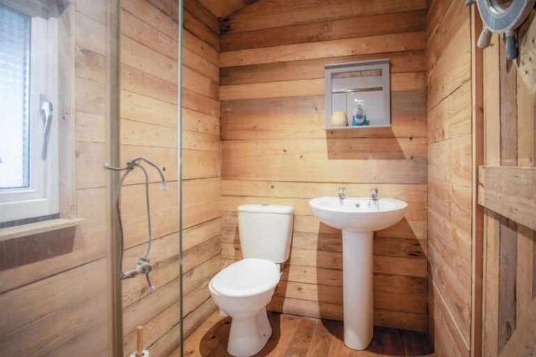 Others 2, The Hygge Hut - 1 Bed - Freshwest Beach Retreat, Pembrokeshire