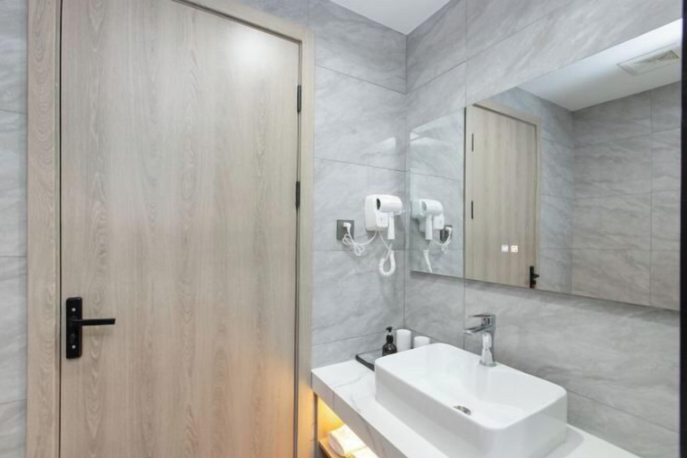 Bathroom 3, Carnival Hotel, Chizhou