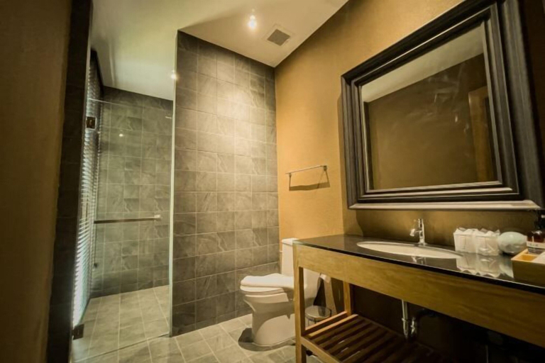 Bathroom 4, Historykan Kanchanaburi Hotel , Muang Kanchanaburi