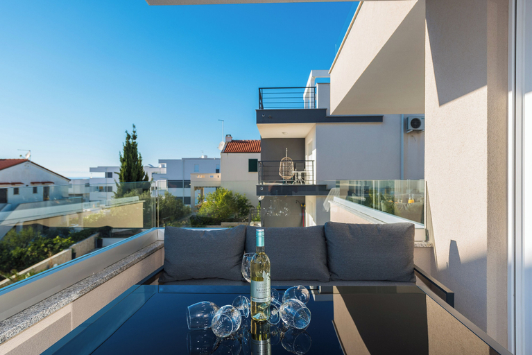 Exterior & Views 2, Pool apartments Villa Meteorite, Novalja