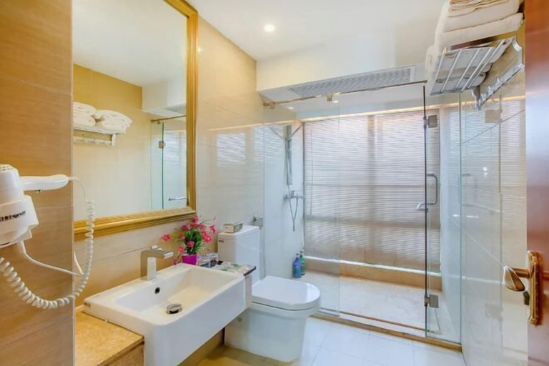 Bathroom 5, Double Moon Bay Beach Five Star Resort Apartment, Huizhou