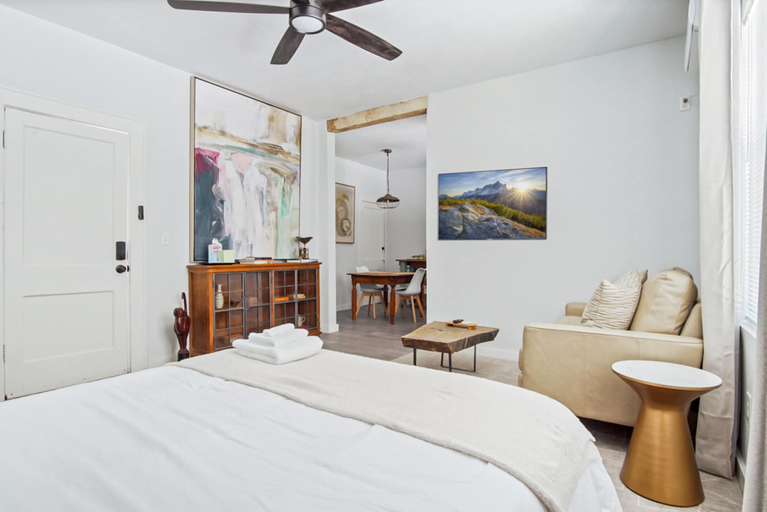 Bedroom 3, Adorned Studio 3min-asian Dist Rain Shower, Oklahoma