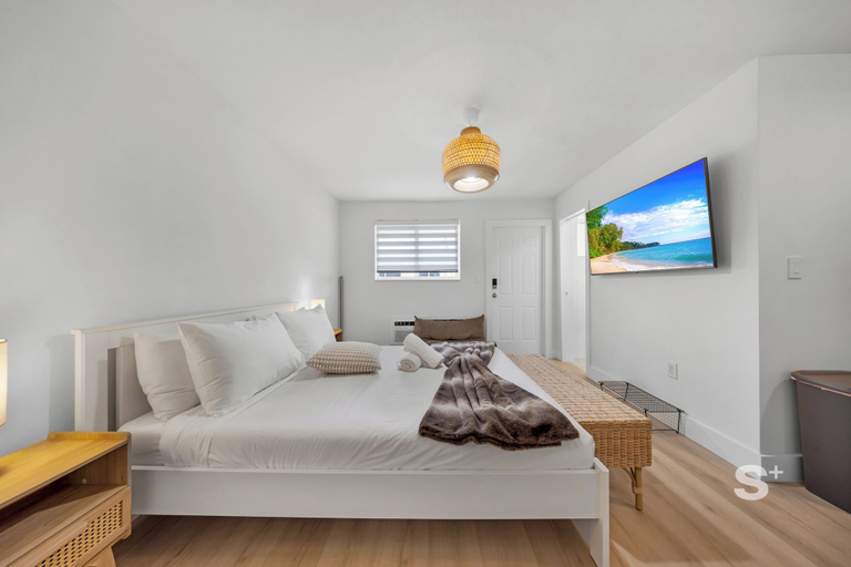Room 4, Modern Studio in Miami- Gym-Free Parking, Miami-Dade
