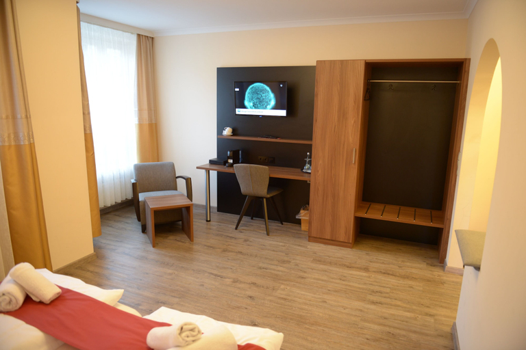 Bedroom 3, Hotel Brauerei Walter, Waldshut