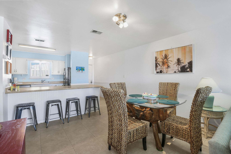 Room 4, Portside 304 Deeded Boat Slip w Lift Water View, Escambia