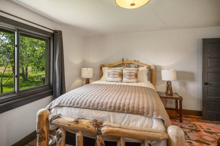 Room 4, Copper Rose Ranch, Park