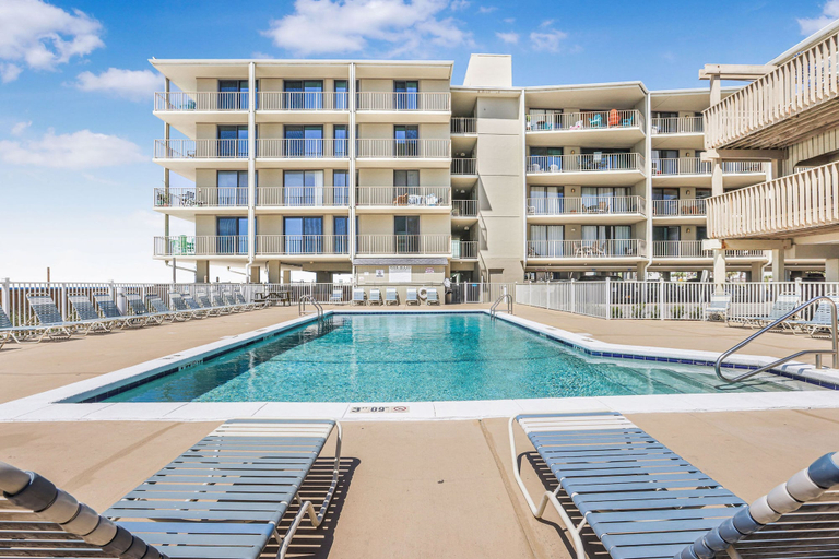 Room 3, Gulf Village 214- Close to the Hangout Beachfront, Baldwin