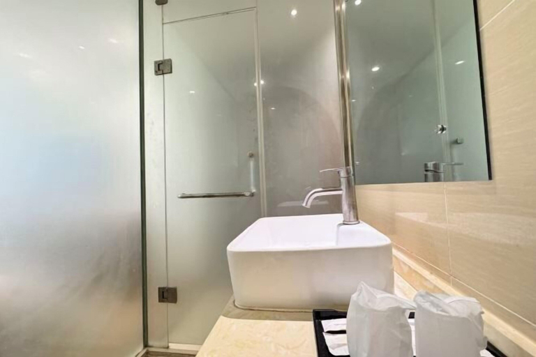 Bathroom 2, Nanning Qinglin Holiday Hotel, Nanning