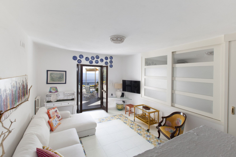 Living room 4, Villa Mapi, Napoli