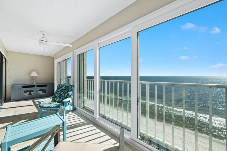 Room 4, Edgewater 82- Floor to Ceiling Glass Doors 2 Bedrooms low Density Complex, Baldwin