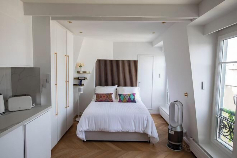 Bedroom 4, Paris Monceau by Edelsam, Paris