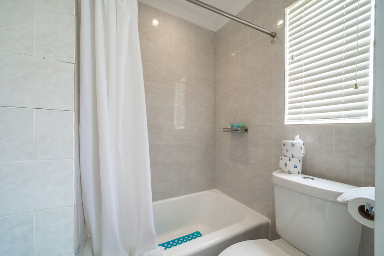 Bathroom 4, Treehouse  Hotel, Miami-Dade