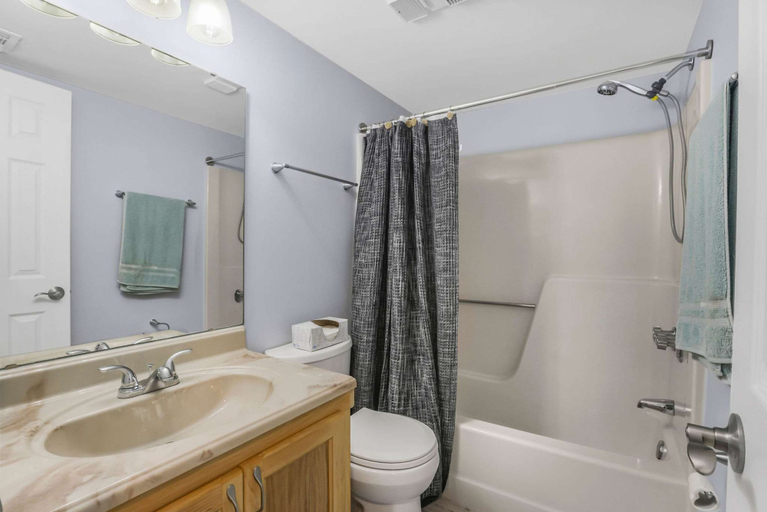 Room 5, Seaside Beach 3902- 2 BR Direct Beachfront Condo With Pool Sauna Amazing Ocean View Balcony, Baldwin