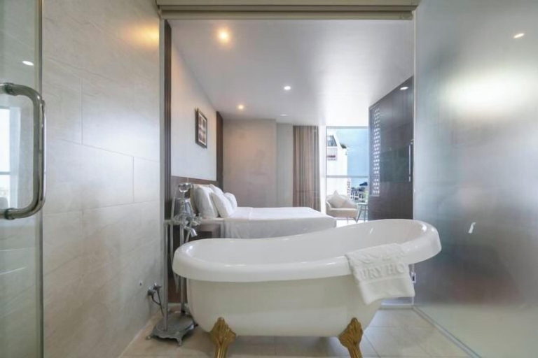 Bathroom 3, Luxury6 Hotel, Móng Cái