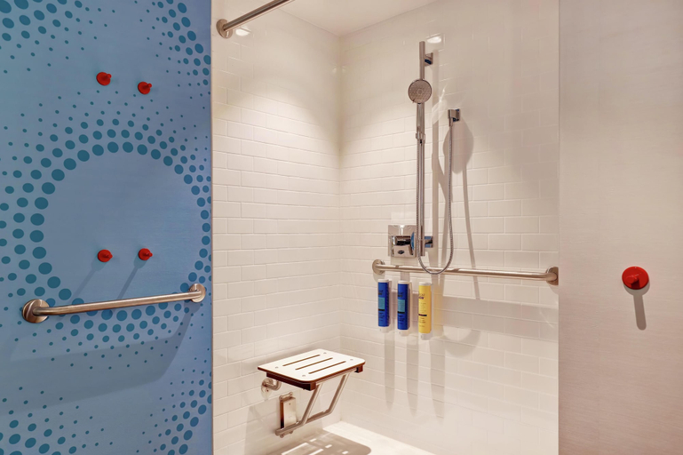 Bathroom 4, TRU BY Hilton Edmonton Windermere, Division No. 11