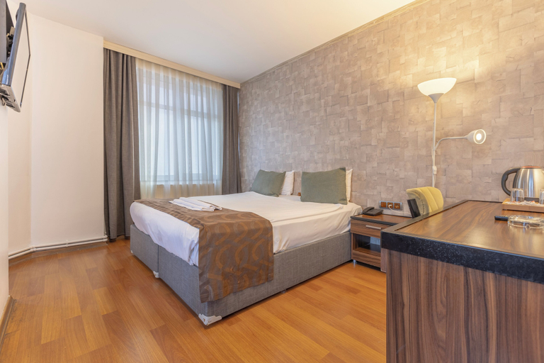 Bedroom 4, Atabay Otel, Bakırköy