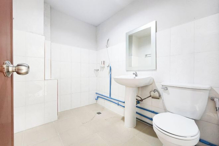 Bathroom 4, Freesia Bangphi Guest House, Bang Phli