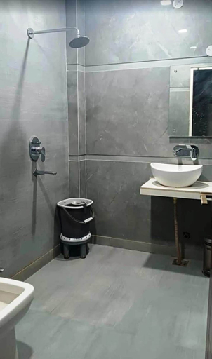 Bathroom 5, Hotel Uday Raj, Agra