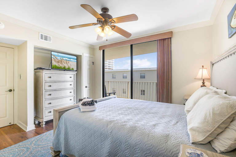 Room 2, Gulf Village 214- Close to the Hangout Beachfront, Baldwin