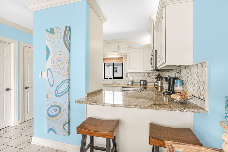 Room 4, Gulf Village 214- Close to the Hangout Beachfront, Baldwin