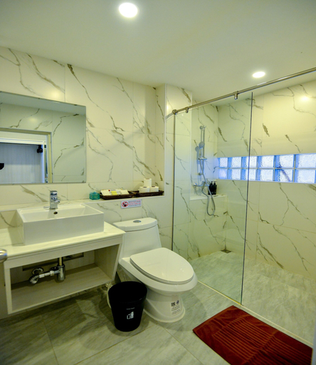 Bathroom 5, Phuket Airport Hotel, Pulau Phuket