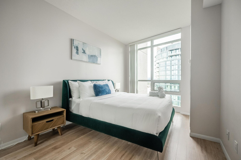 Room 3, Modern Waterfront Stay, Toronto