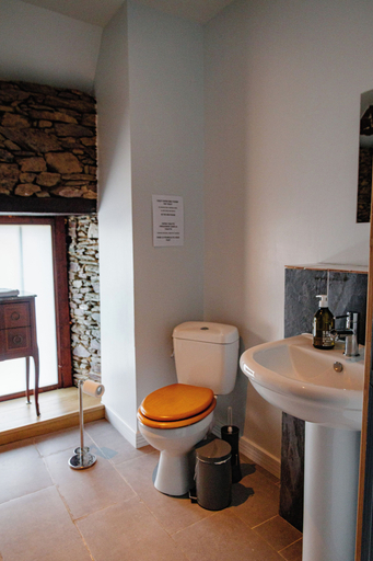 Bathroom 5, Le Manoir de la Vieille Douve, Maine-et-Loire